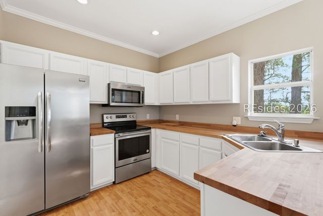 19 Pine Burr Road E 16, Hilton Head Island, SC 29926