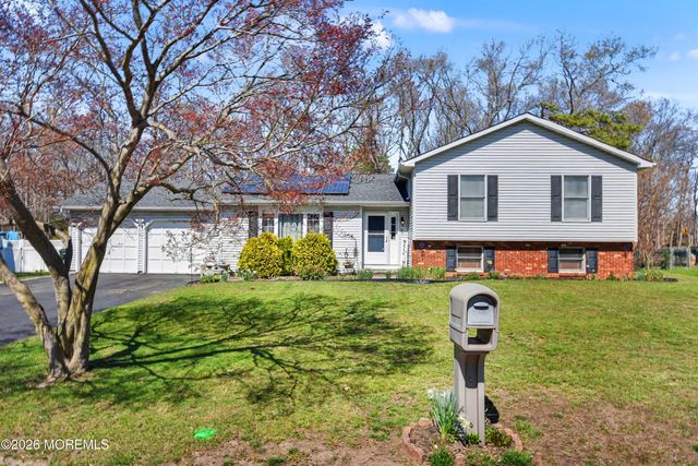 3 Hemlock Hill Road, Jackson, NJ 08527