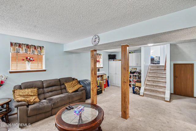 3 Hemlock Hill Road, Jackson, NJ 08527