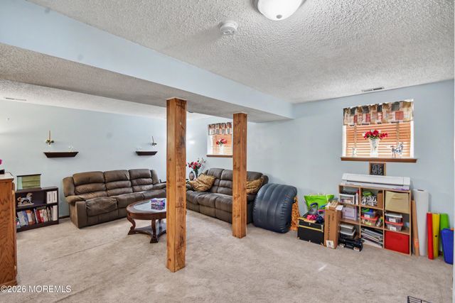 3 Hemlock Hill Road, Jackson, NJ 08527
