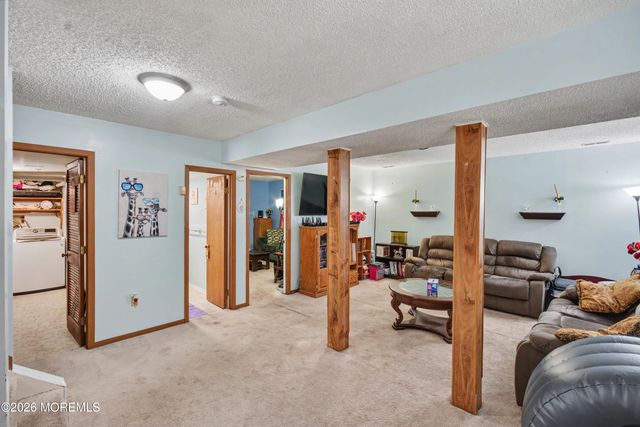 3 Hemlock Hill Road, Jackson, NJ 08527