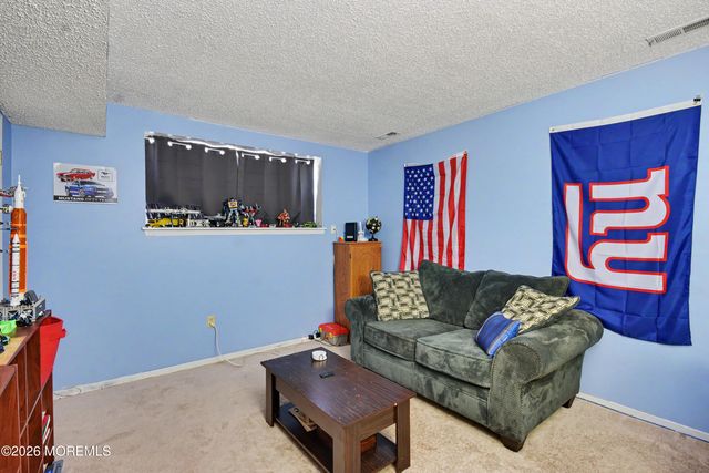 3 Hemlock Hill Road, Jackson, NJ 08527