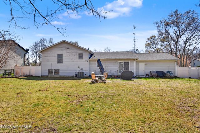 3 Hemlock Hill Road, Jackson, NJ 08527