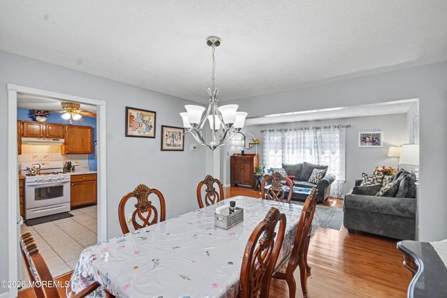 3 Hemlock Hill Road, Jackson, NJ 08527