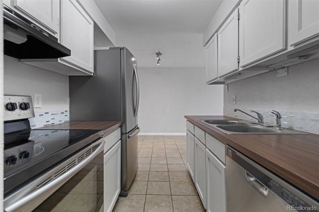 209 E Highline Circle 302, Centennial, CO 80122