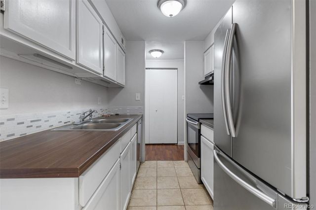 209 E Highline Circle 302, Centennial, CO 80122