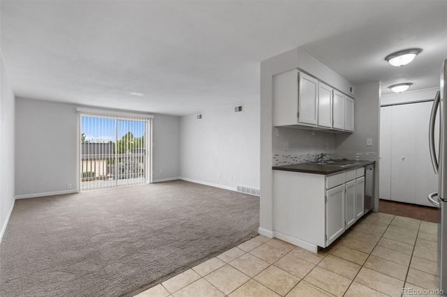209 E Highline Circle 302, Centennial, CO 80122