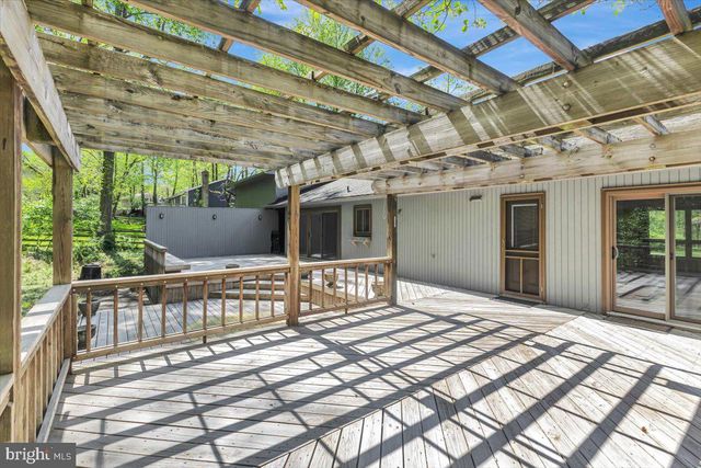 6309 OAK HILL DR, Sykesville, MD 21784