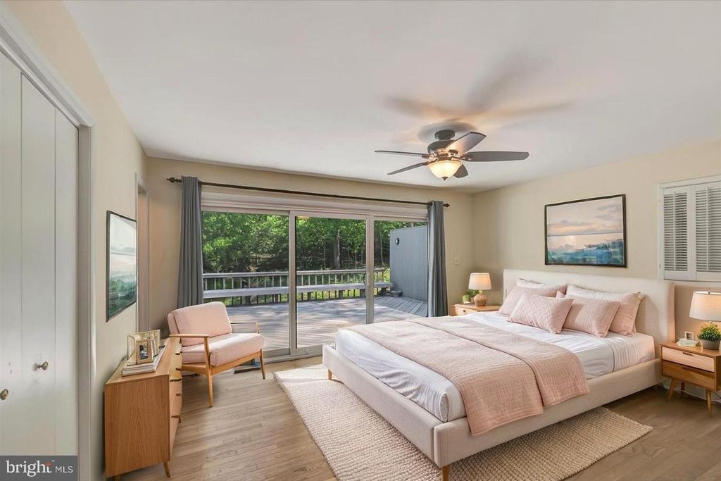 Image 10 of property listing at 6309 OAK HILL DR, Sykesville, MD 21784