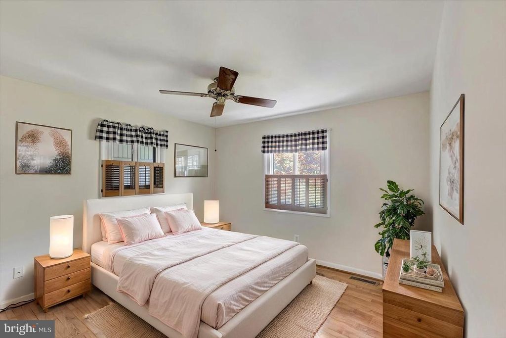 Image 12 of property listing at 6309 OAK HILL DR, Sykesville, MD 21784