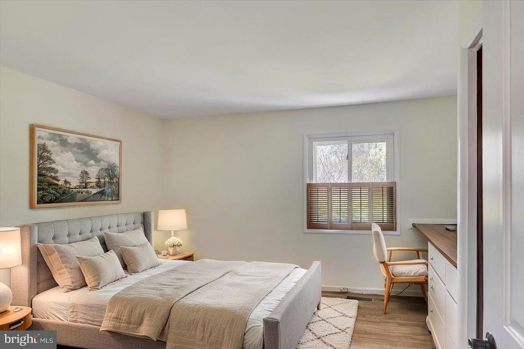 Image 13 of property listing at 6309 OAK HILL DR, Sykesville, MD 21784