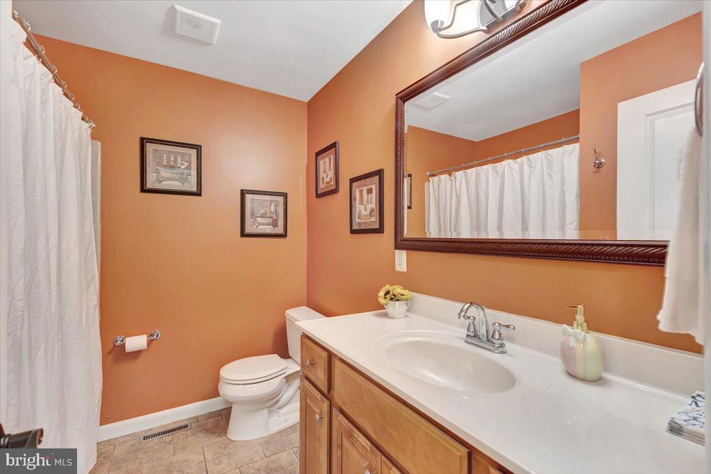 Image 16 of property listing at 6309 OAK HILL DR, Sykesville, MD 21784