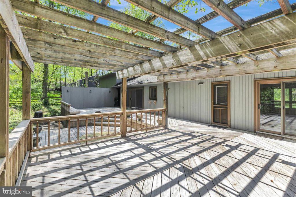 Image 24 of property listing at 6309 OAK HILL DR, Sykesville, MD 21784