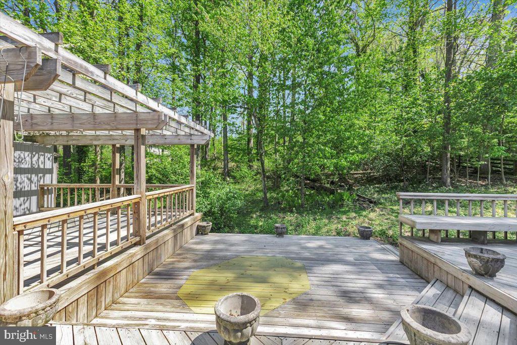 Image 26 of property listing at 6309 OAK HILL DR, Sykesville, MD 21784