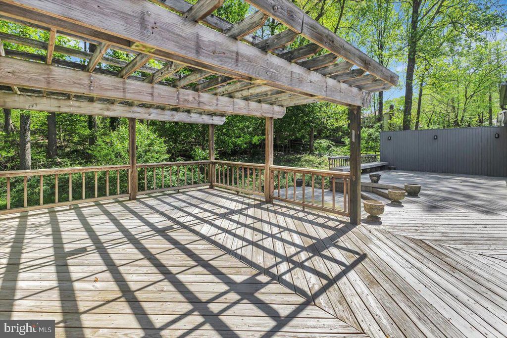 Image 27 of property listing at 6309 OAK HILL DR, Sykesville, MD 21784