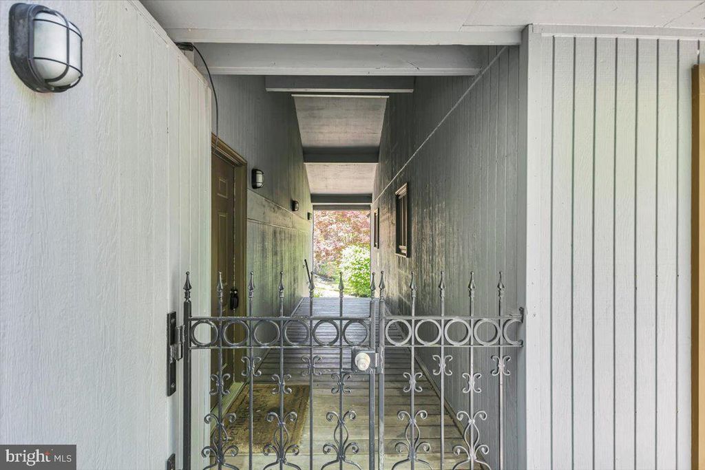 Image 28 of property listing at 6309 OAK HILL DR, Sykesville, MD 21784