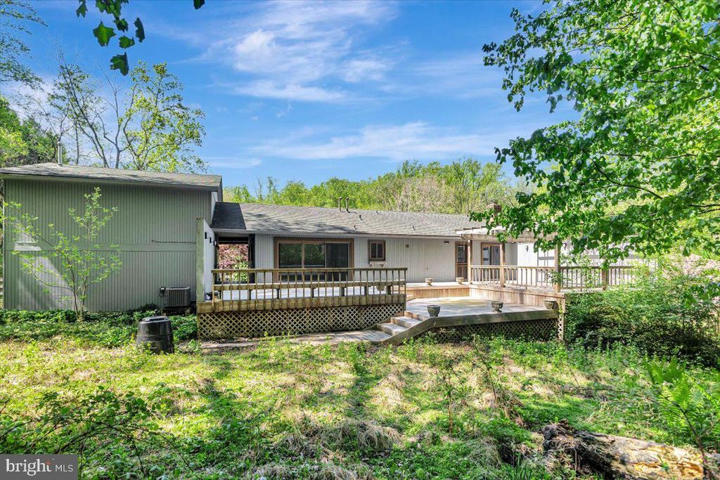 Image 29 of property listing at 6309 OAK HILL DR, Sykesville, MD 21784