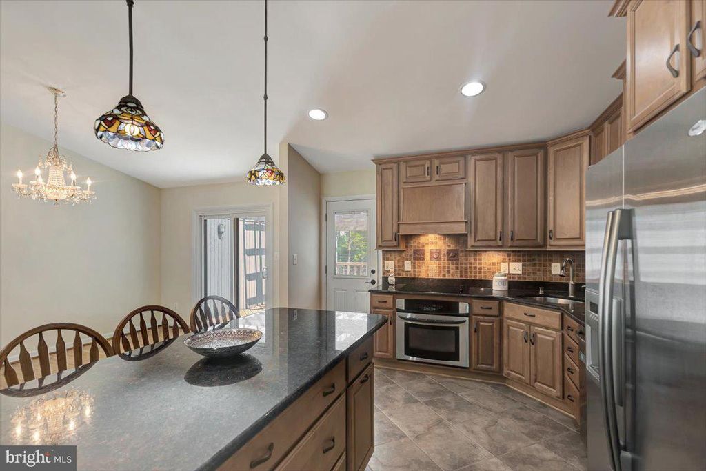 Image 9 of property listing at 6309 OAK HILL DR, Sykesville, MD 21784