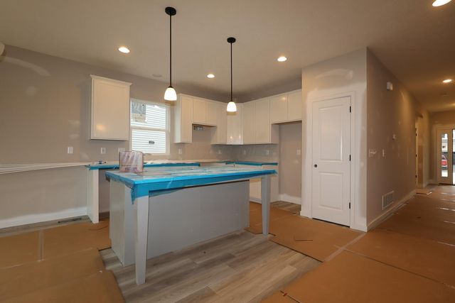 282 Olympic Loop, Commercial Point, OH 43116