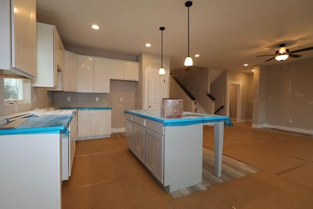 282 Olympic Loop, Commercial Point, OH 43116