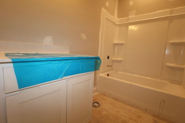 282 Olympic Loop, Commercial Point, OH 43116