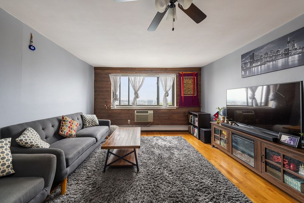 44 Lafayette Ave 404, Chelsea, MA 02150