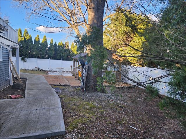 8 Marigold Court, Cranston, RI 02920