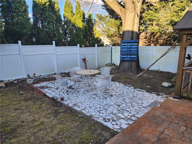 8 Marigold Court, Cranston, RI 02920