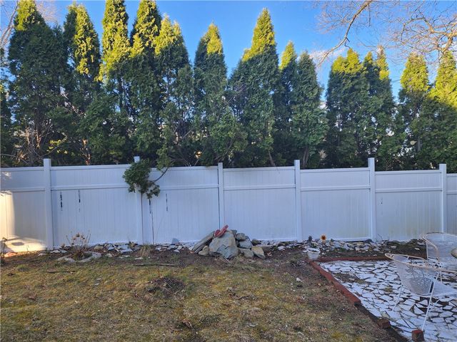 8 Marigold Court, Cranston, RI 02920