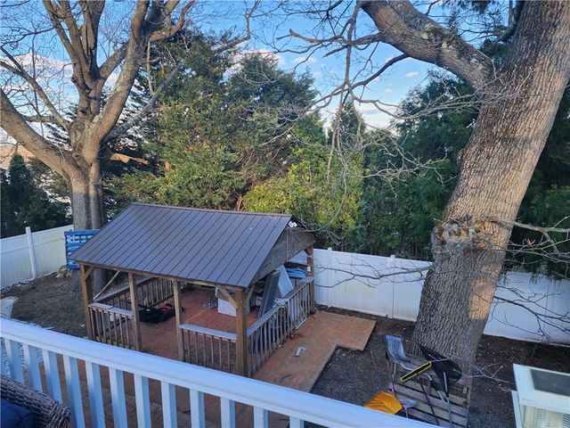 8 Marigold Court, Cranston, RI 02920
