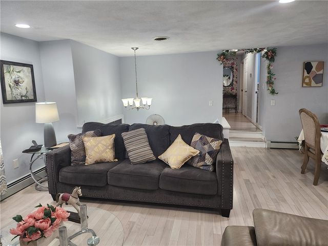 8 Marigold Court, Cranston, RI 02920