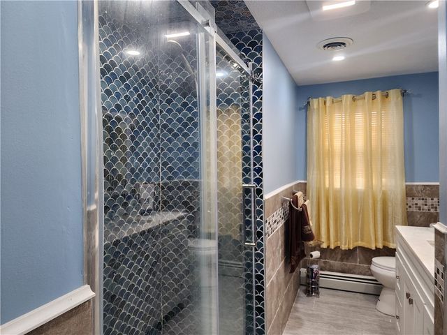 8 Marigold Court, Cranston, RI 02920