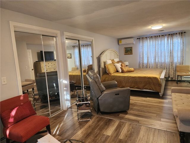 8 Marigold Court, Cranston, RI 02920