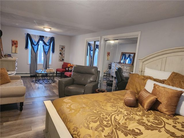 8 Marigold Court, Cranston, RI 02920