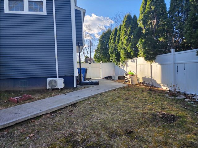 8 Marigold Court, Cranston, RI 02920