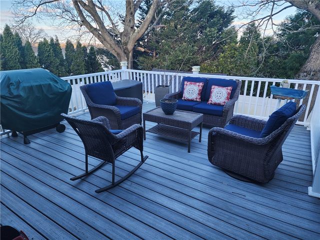 8 Marigold Court, Cranston, RI 02920