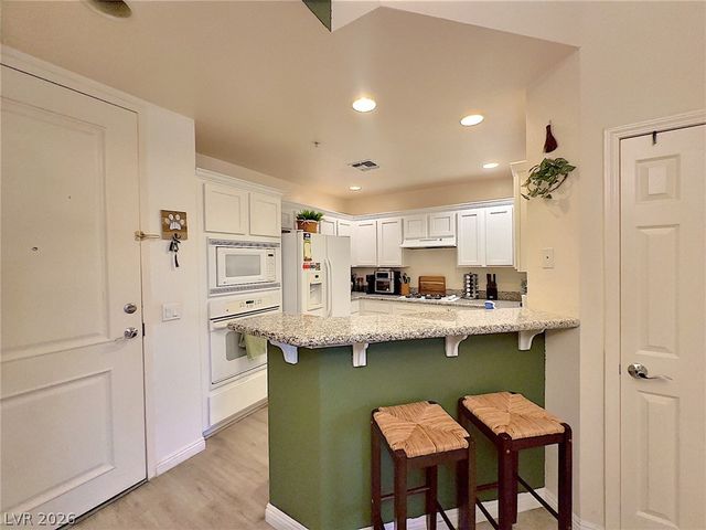 27 East Agate Avenue 305, Las Vegas, NV 89123