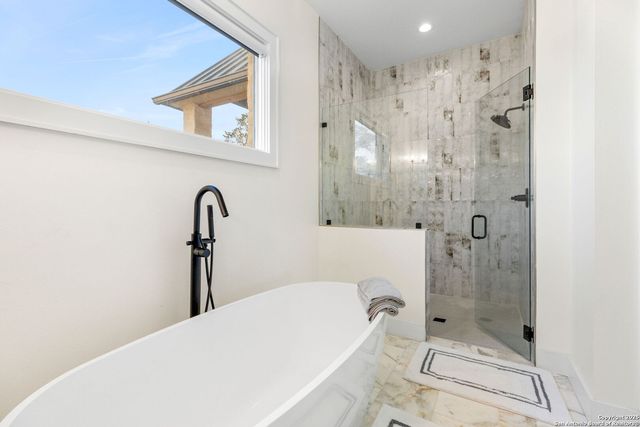 1146 SISTERDALE RD, Boerne, TX 78006