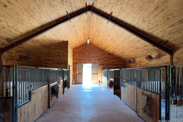 1146 SISTERDALE RD, Boerne, TX 78006