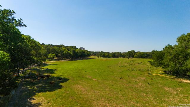 1146 SISTERDALE RD, Boerne, TX 78006