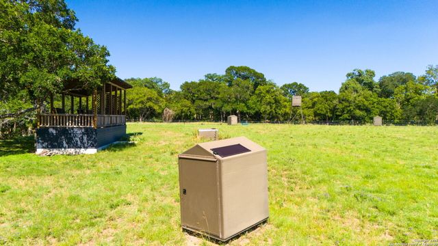 1146 SISTERDALE RD, Boerne, TX 78006