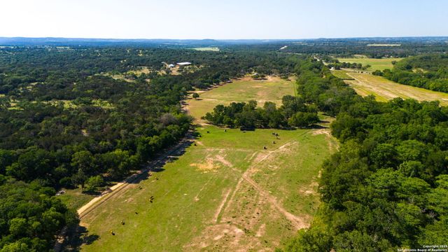1146 SISTERDALE RD, Boerne, TX 78006