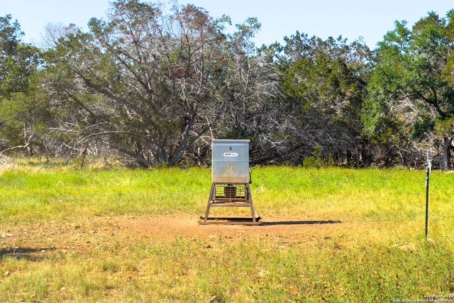 1146 SISTERDALE RD, Boerne, TX 78006