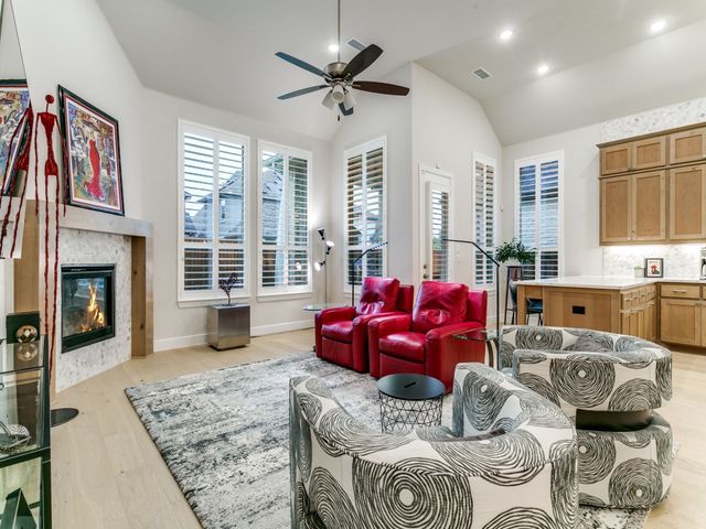 4004 Fall Aster Way, Aubrey, TX 76227