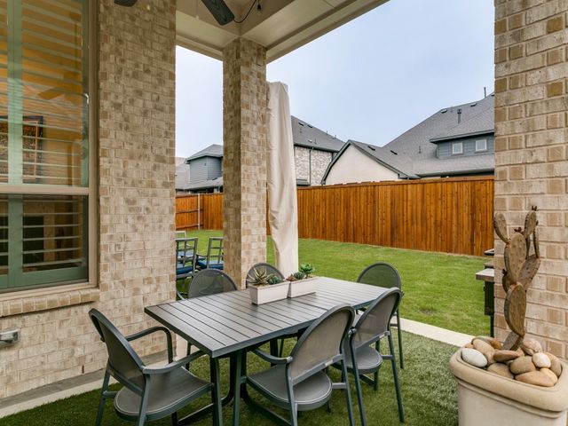 4004 Fall Aster Way, Aubrey, TX 76227