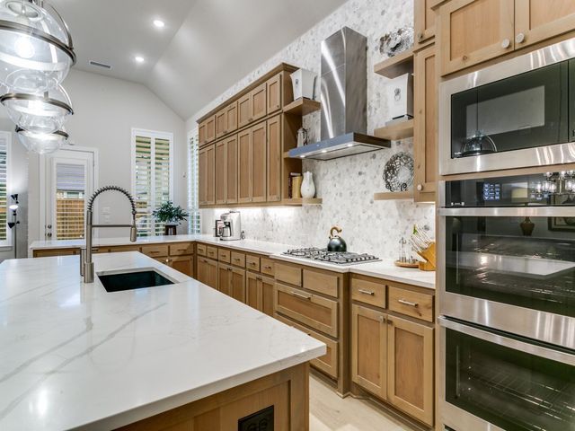 4004 Fall Aster Way, Aubrey, TX 76227