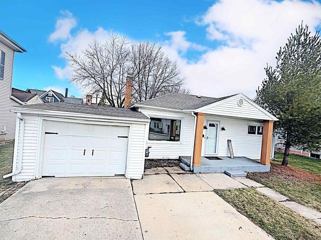 109 N MADISON STREET, Chilton, WI 53014