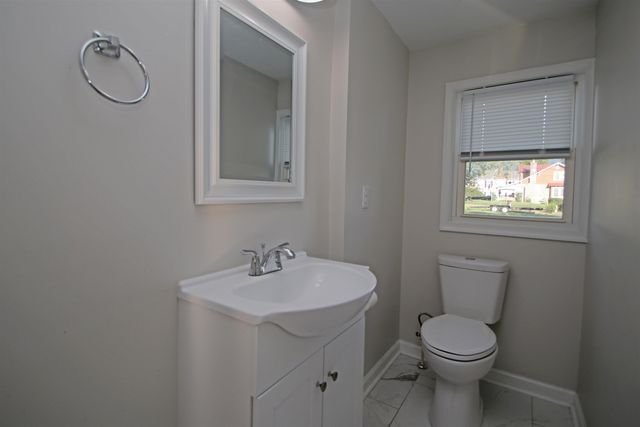 169 W LEE ST, New Market, VA 22844