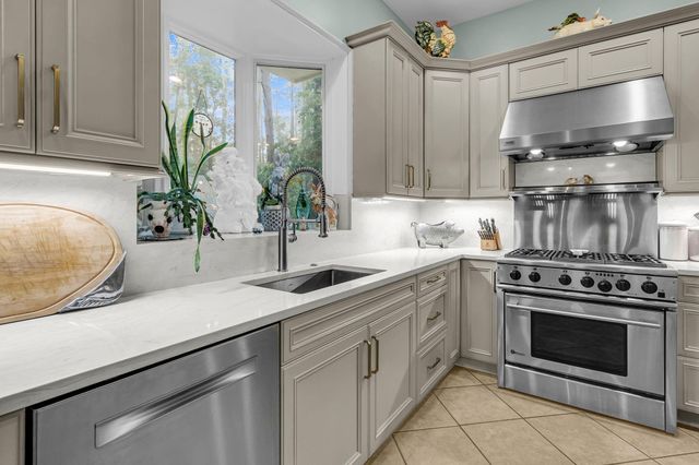 4923 Steeplechase Lane, Hollywood, SC 29449