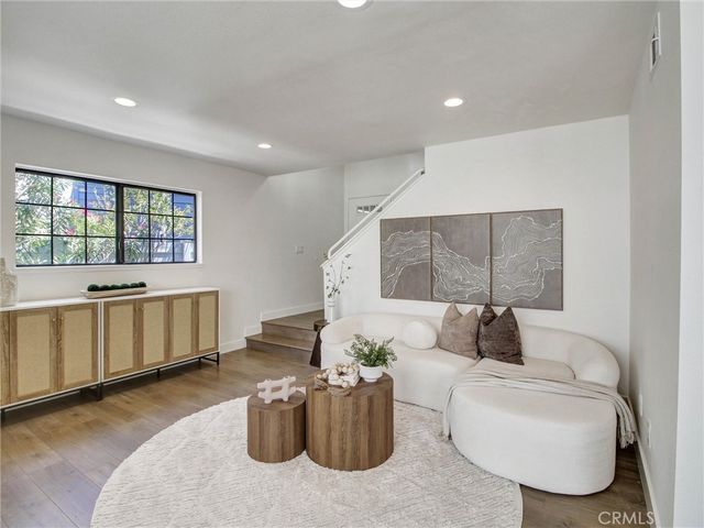 1520 Creekside Court B, Pasadena, CA 91107